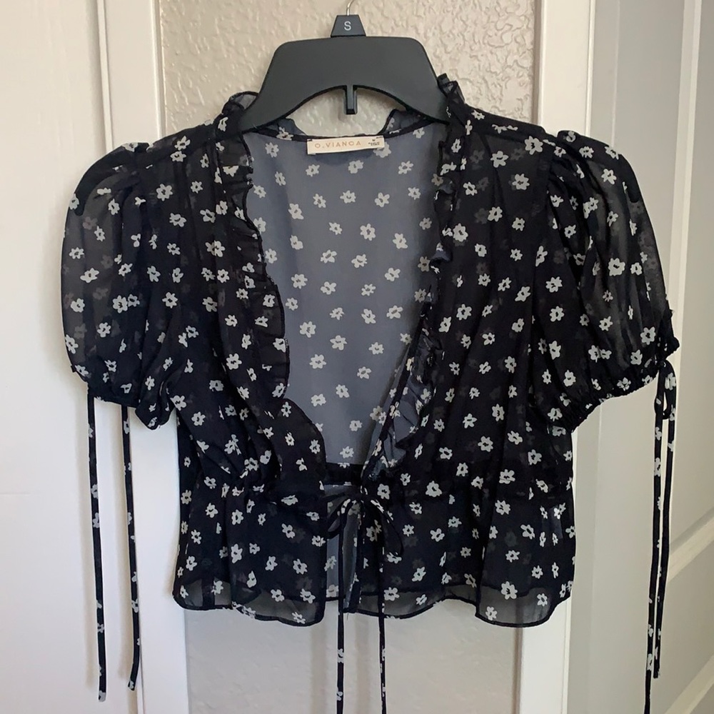 O Vianca Floral-Sheer Black Crop Top